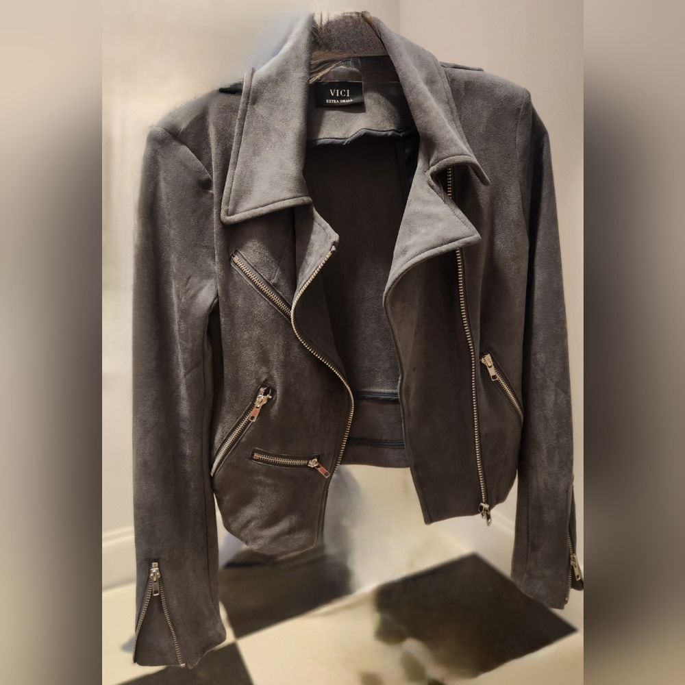VICI XS leather jacket in great condition